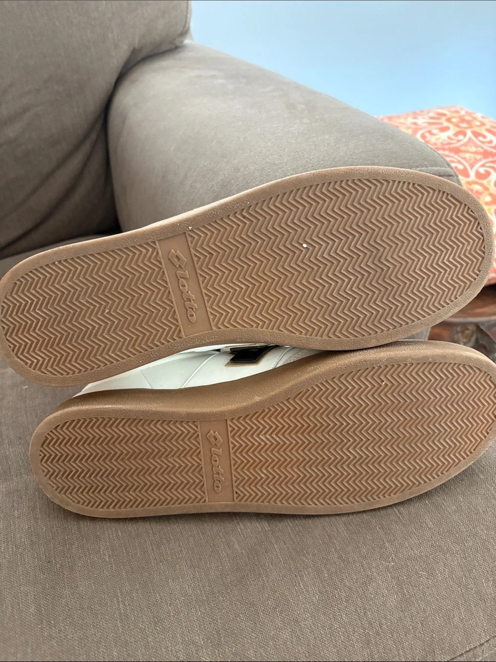 Men's Low-Top Sneakers in White and Brown with Black Heel Accent
